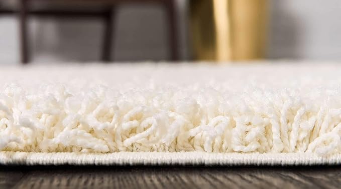 Unique Loom Solid Shag Collection Area Rug (8' Round, Pure Ivory)