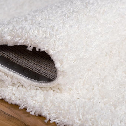 Unique Loom Solid Shag Collection Area Rug (7' 1" Round, Snow White)