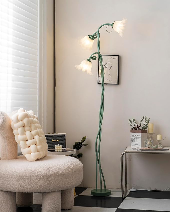 Vertical 3 Heads Flowers Lily Floor Lamp Creative Lily of The Valley Floor Lamp Living Room Sofa Side Bedroom Bedside