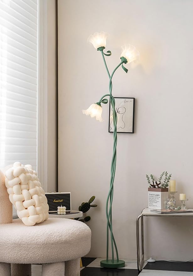 Vertical 3 Heads Flowers Lily Floor Lamp Creative Lily of The Valley Floor Lamp Living Room Sofa Side Bedroom Bedside