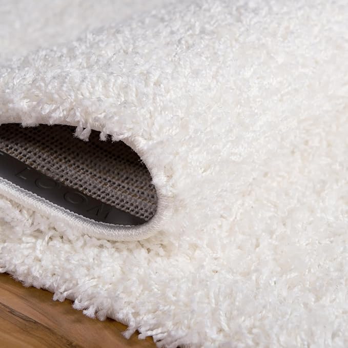Unique Loom Solid Shag Collection Area Rug (6' 1" Octagon, Snow White)