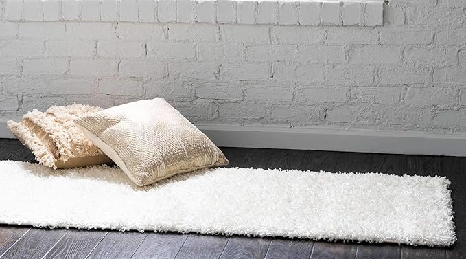 Unique Loom Solid Shag Collection Area Rug (2' 6" x 19' 8" Runner, Snow White)