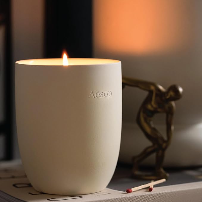 Aesop Callippus Aromatique Candle | Woody, Earthy, Green Scented | 55-65 Hour Burn Time | Vegan-Friendly | 10.5 oz