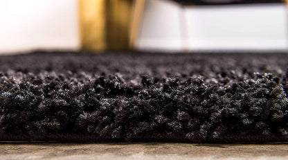 Unique Loom Solid Shag Collection Area Rug (6' 1" x 9' Rectangle, Jet Black)