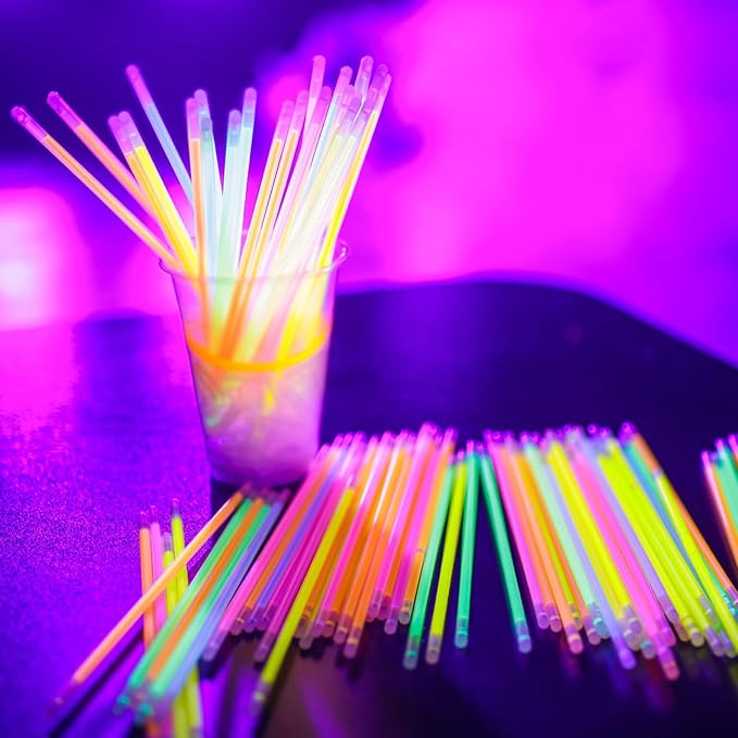 150 Pack 8” Red Glow Sticks Bulk with 150 Connectors Neon Glow In The Dark Party favors Supplies for Holiday Birthday Party Decoration (Red)