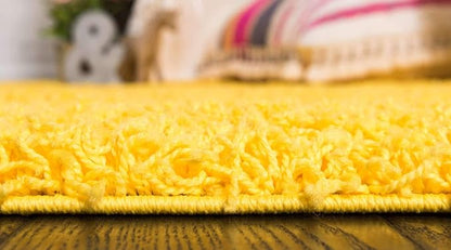 Unique Loom Solid Shag Collection Area Rug (6' 1" Round, Tuscan Sun Yellow)