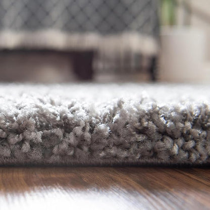 Unique Loom Solid Shag Collection Area Rug (3' 3" x 5' 3" Oval, Cloud Gray)