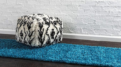 Unique Loom Solid Shag Collection Area Rug (2' 6" x 19' 8" Runner, Turquoise)