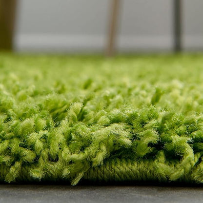 Unique Loom Solid Shag Collection Area Rug (4' 1" Round, Grass Green)