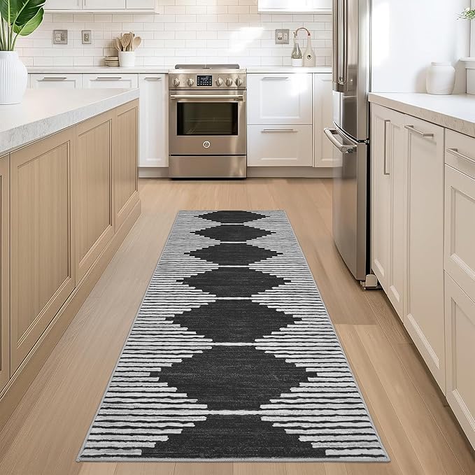 HelloTree Hallway Runner Rug，2x6 Moroccan Modern Stripe Carpet Washable Machine Bathroom Runner Bohemian Design Modern Soft Non Slip Indoor Rug for Entryway Hallway Laundry Room Bedroom-Black