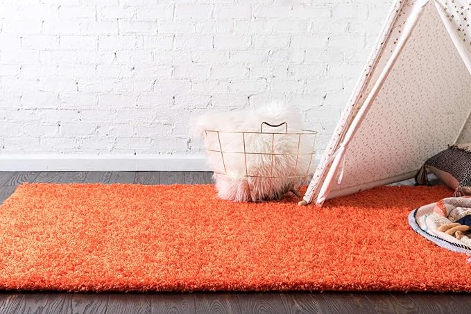 Unique Loom Solid Shag Collection Area Rug (7' 10" x 10' Rectangle, Tiger Orange)