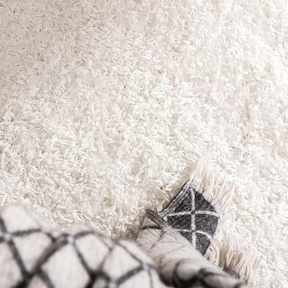 Unique Loom Solid Shag Collection Area Rug (7' 1" Round, Snow White)