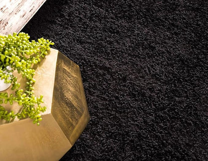 Unique Loom Solid Shag Collection Area Rug (7' 1" x 10' Rectangle, Jet Black)