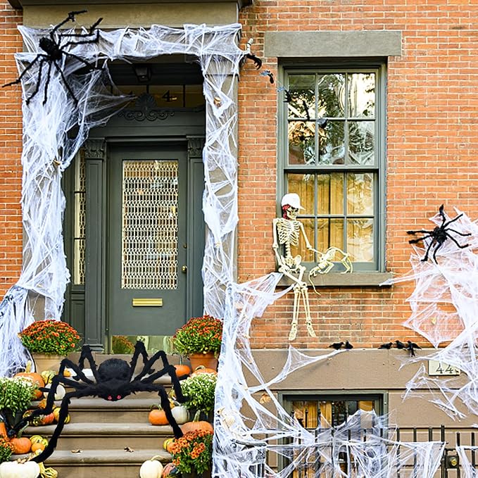 ZMCINER 8 Pcs Large Spiders Halloween Decorations - Outdoor Realistic Scary Hairy Spiders (8 Pcs in Different Sizes)