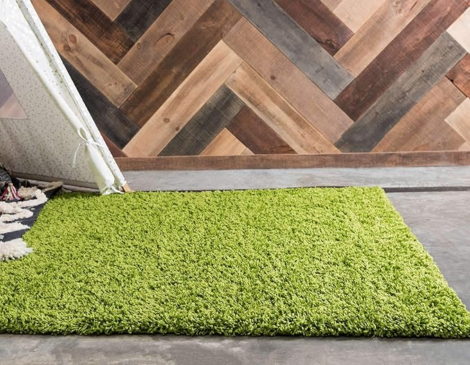 Unique Loom Solid Shag Collection Area Rug (4' 1" x 6' 1" Rectangle, Grass Green)