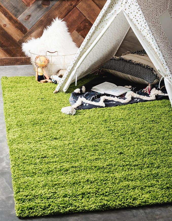 Unique Loom Solid Shag Collection Area Rug (4' 1" x 6' 1" Rectangle, Grass Green)
