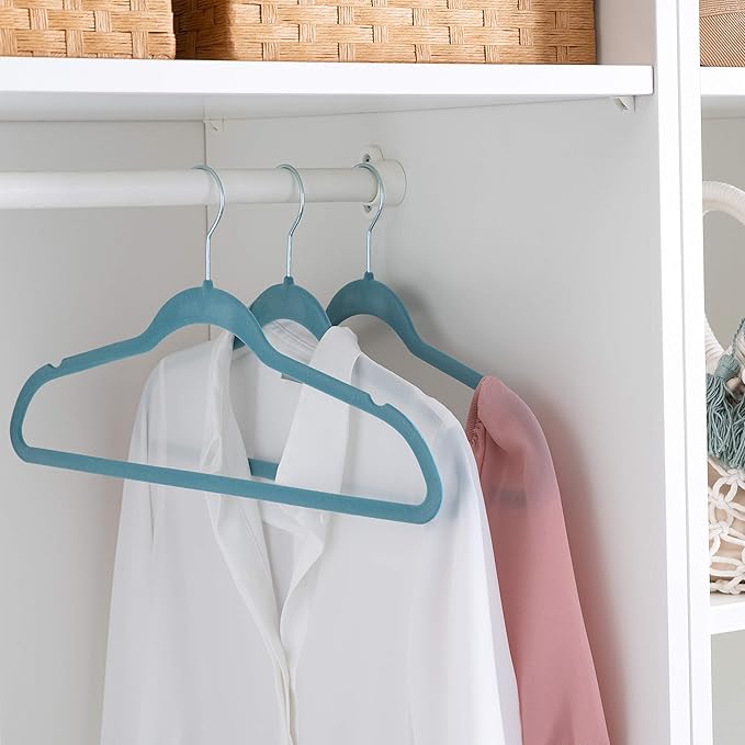 Simplify 10 Super Slim Velvet Huggable Hangers in Dusty Blue