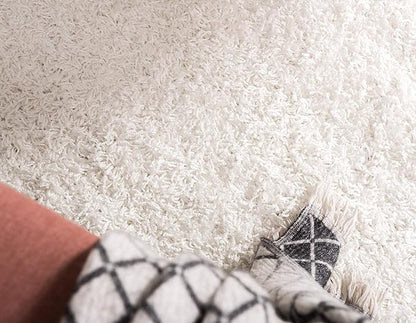 Unique Loom Solid Shag Collection Area Rug (2' 2" x 6' 7" Runner, Snow White)