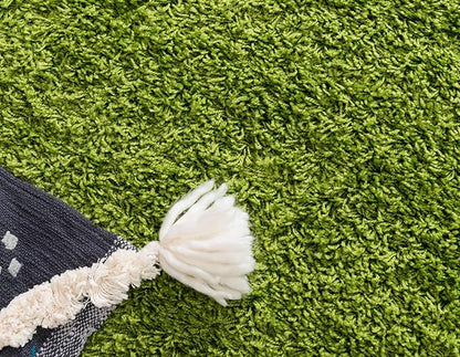Unique Loom Solid Shag Collection Area Rug (4' 1" x 6' 1" Rectangle, Grass Green)